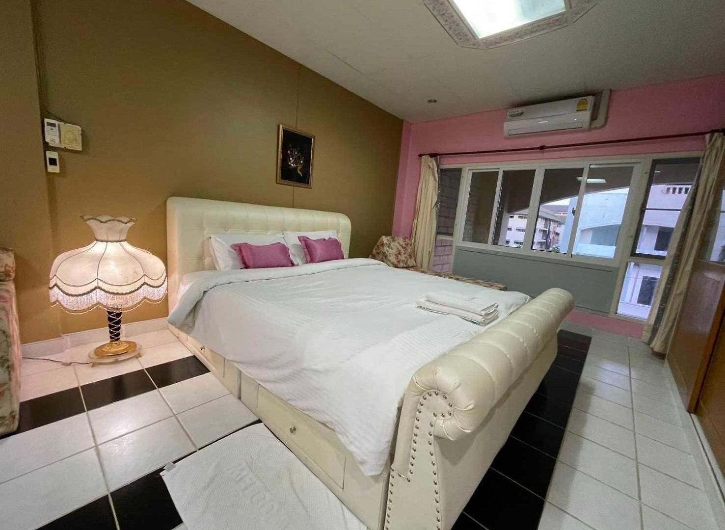 Oyo 75486 Anna บ้านพัก Pattaya