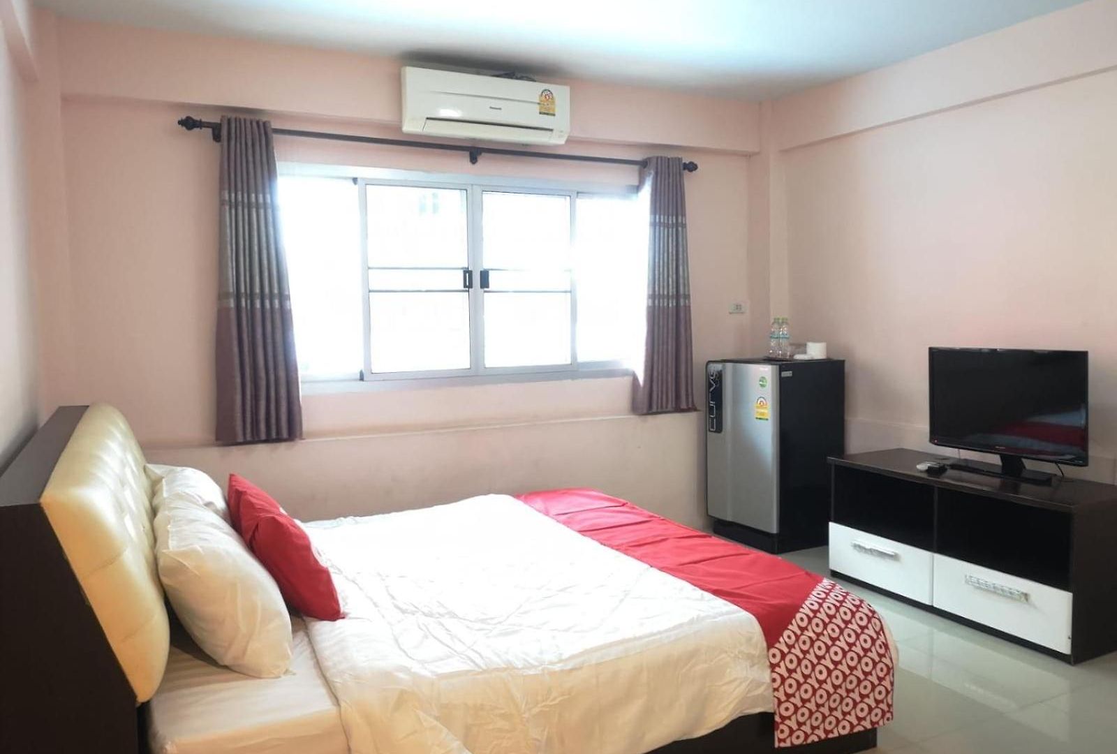 Oyo 75414 Kjs โรงแรม 2*