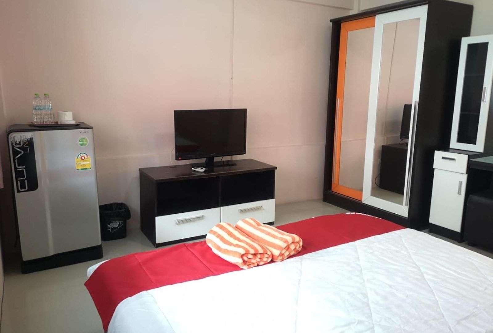 Oyo 75414 Kjs โรงแรม Pattaya