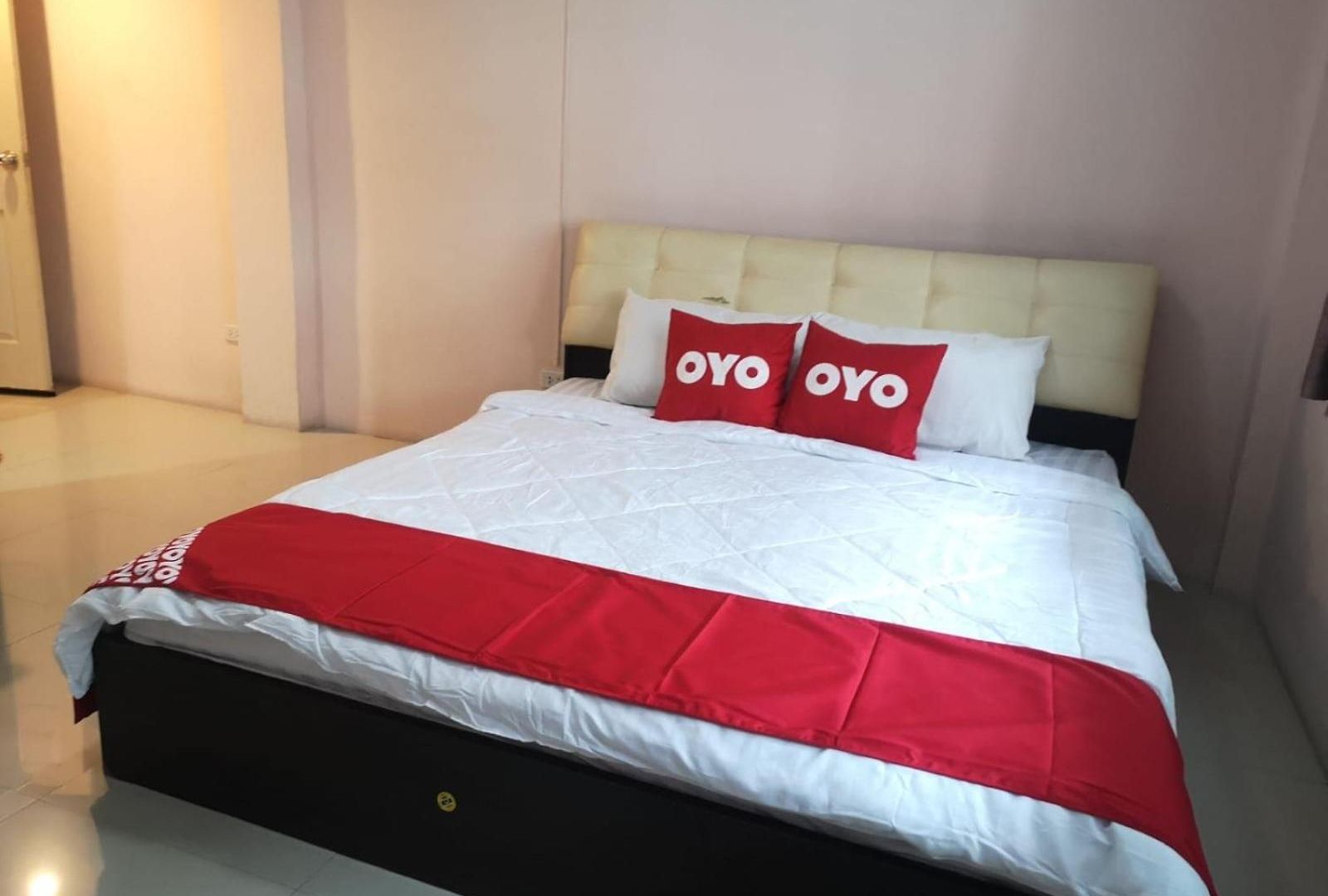 โรงแรม Oyo 75414 Kjs Pattaya