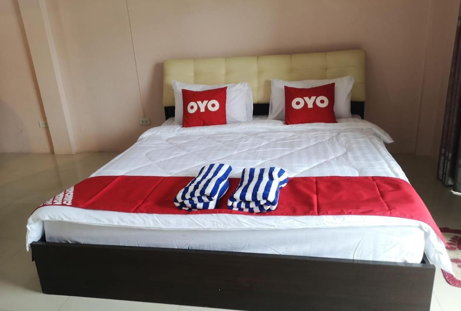 Oyo 75414 Kjs โรงแรม 2*