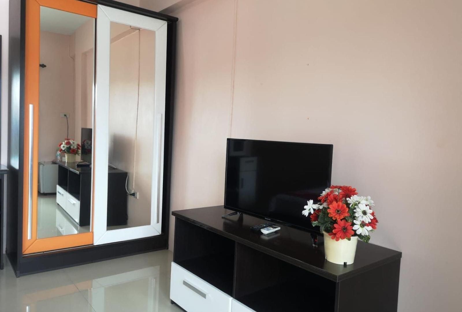 Oyo 75414 Kjs โรงแรม Pattaya