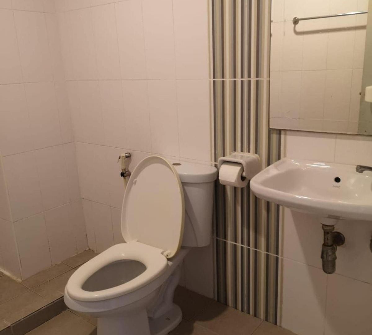 Oyo 75414 Kjs โรงแรม