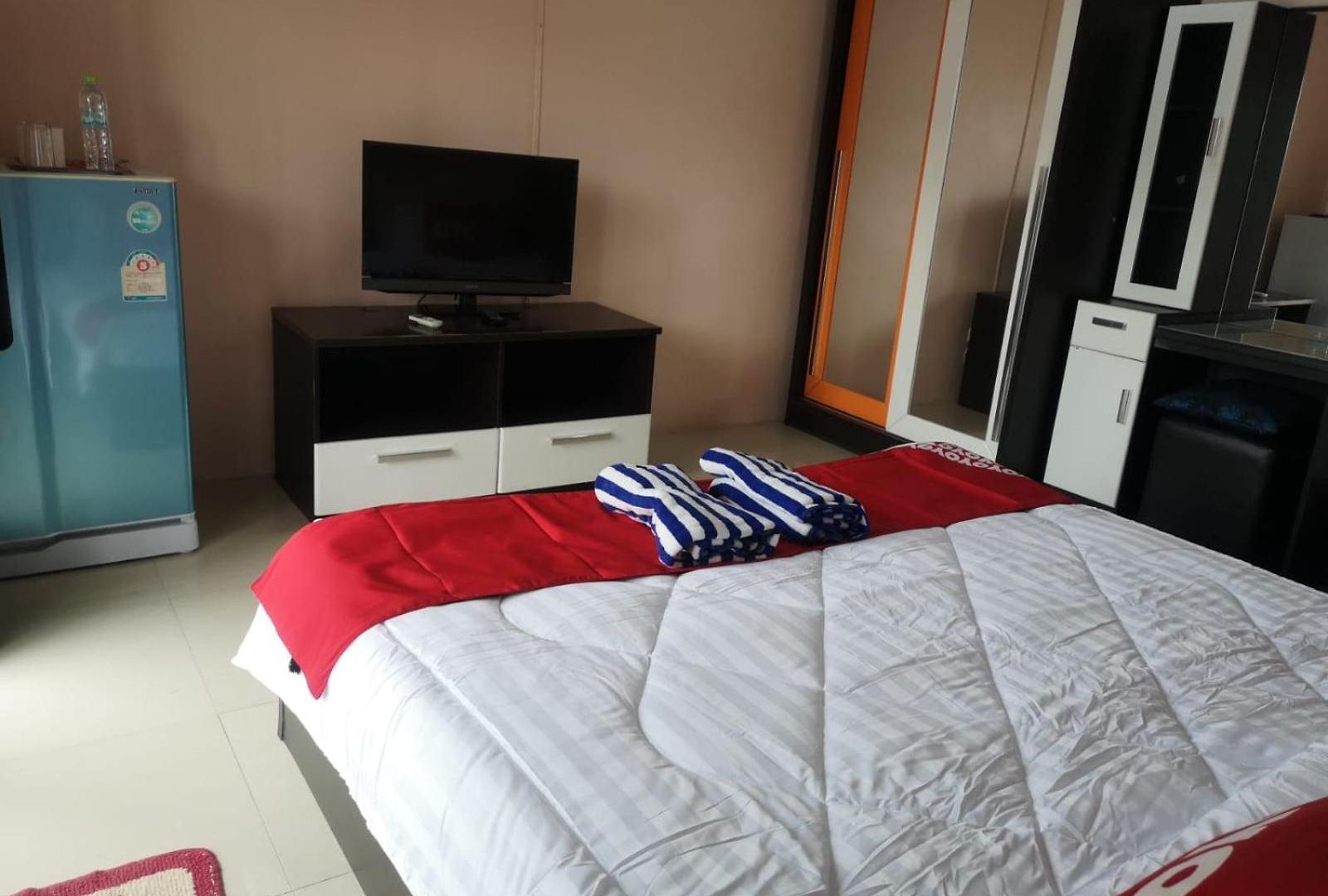 Oyo 75414 Kjs โรงแรม 2*