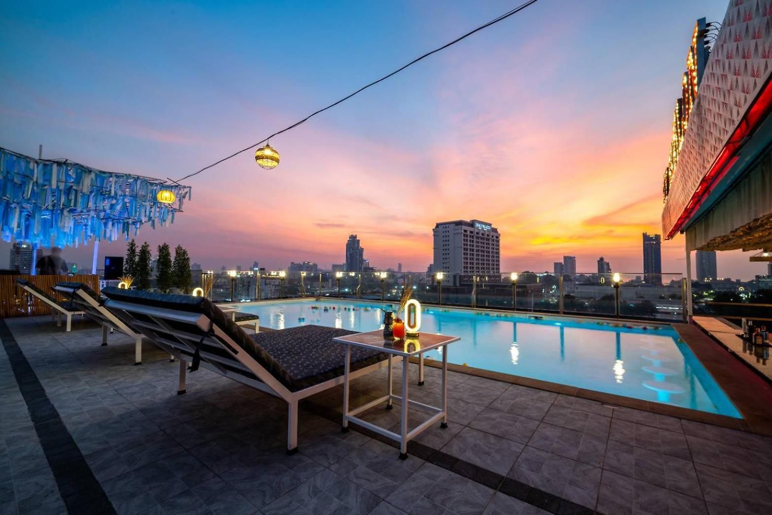 Dancenter Luxury Underwater World โรงแรม