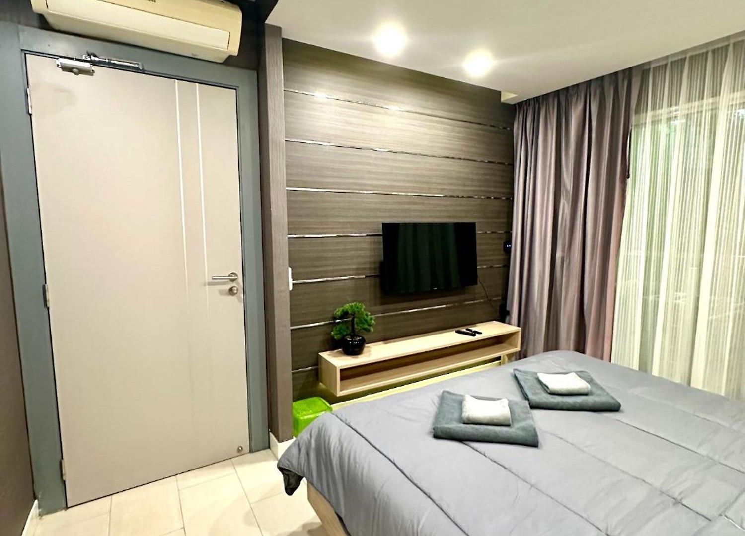 The Prim Grand Wongamat N103 - Spacious Near The Sea Apartment *