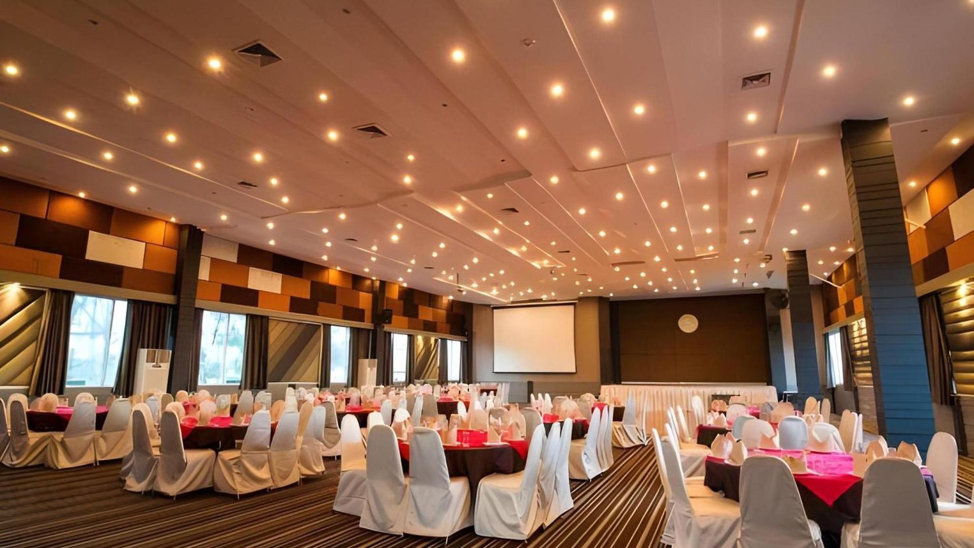 โรงแรม Sunday Ja 5*