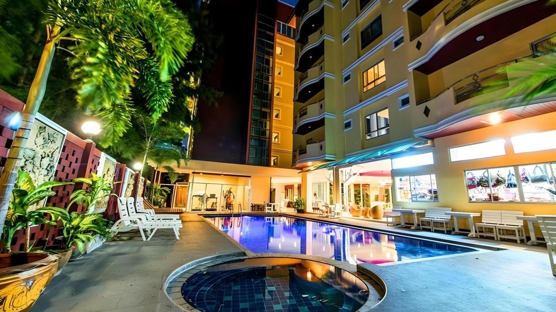 Sunday Ja โรงแรม 5*