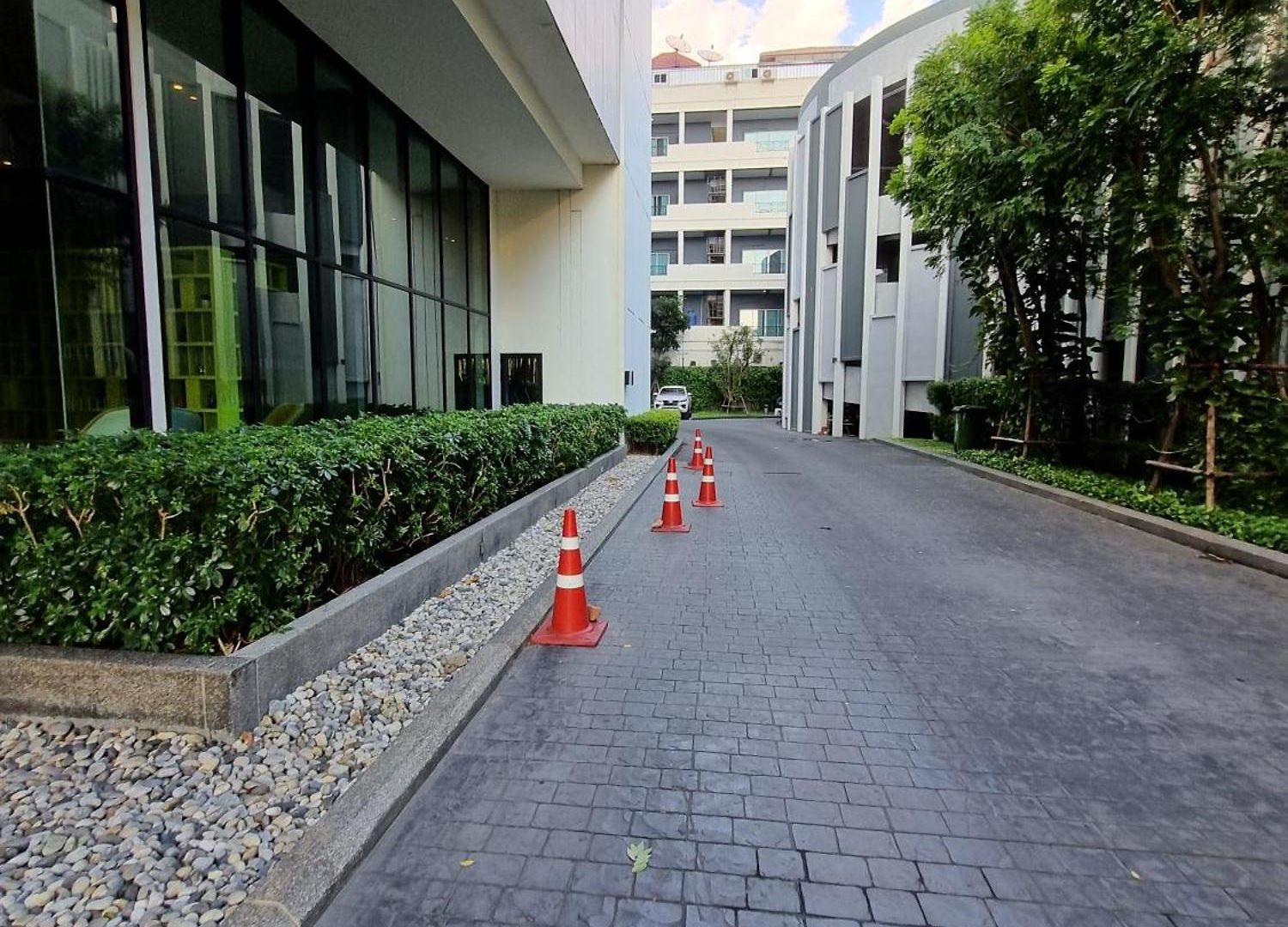 The Base อพาร์ทเม้น