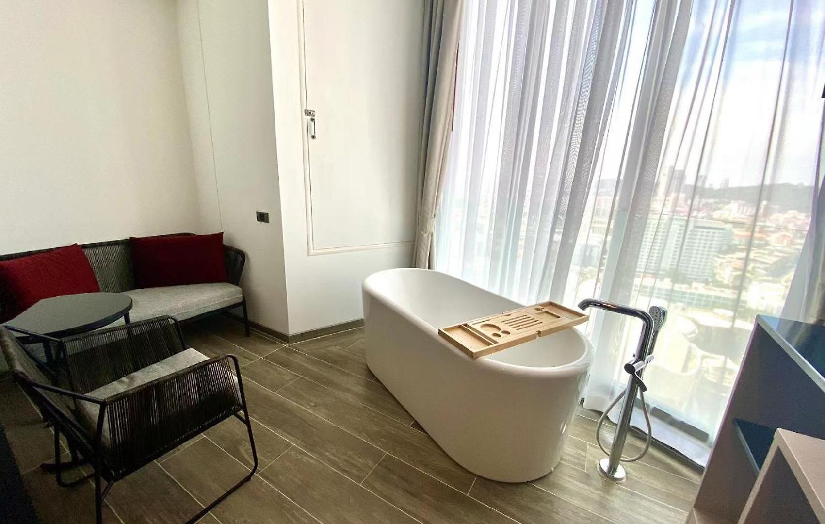 Edge Sky 4* Pattaya