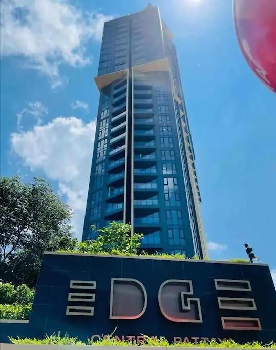 Edge Sky