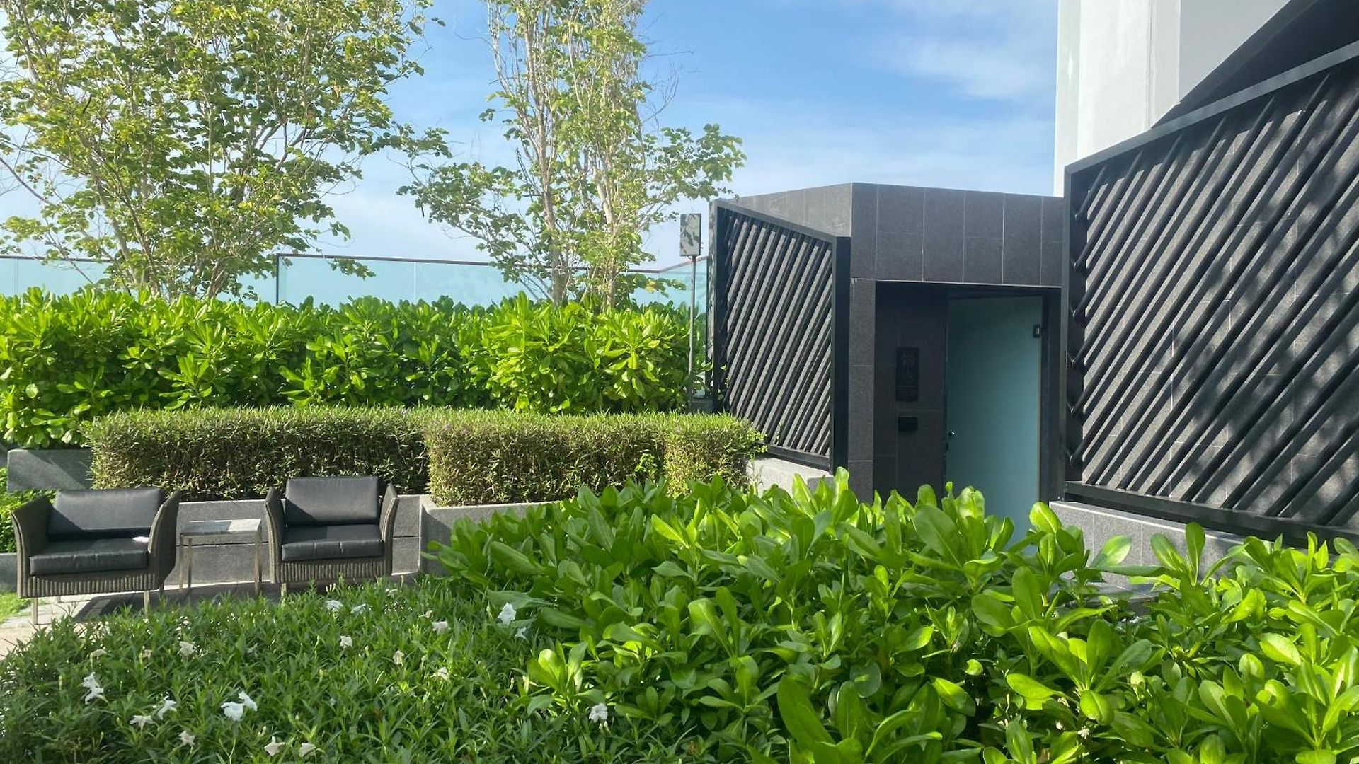 Edge Sky อพาร์ตโฮเทล Pattaya