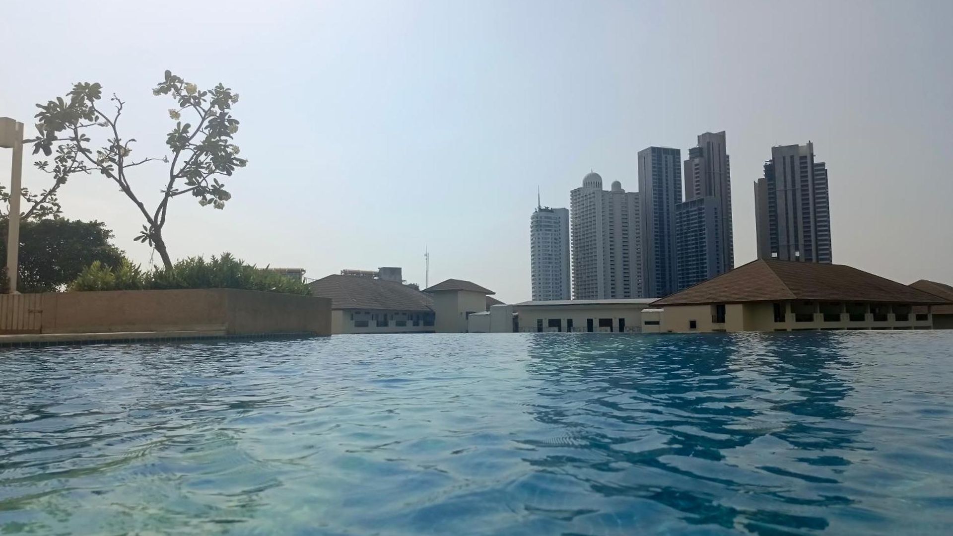 Lpn Premium อพาร์ทเม้น Pattaya