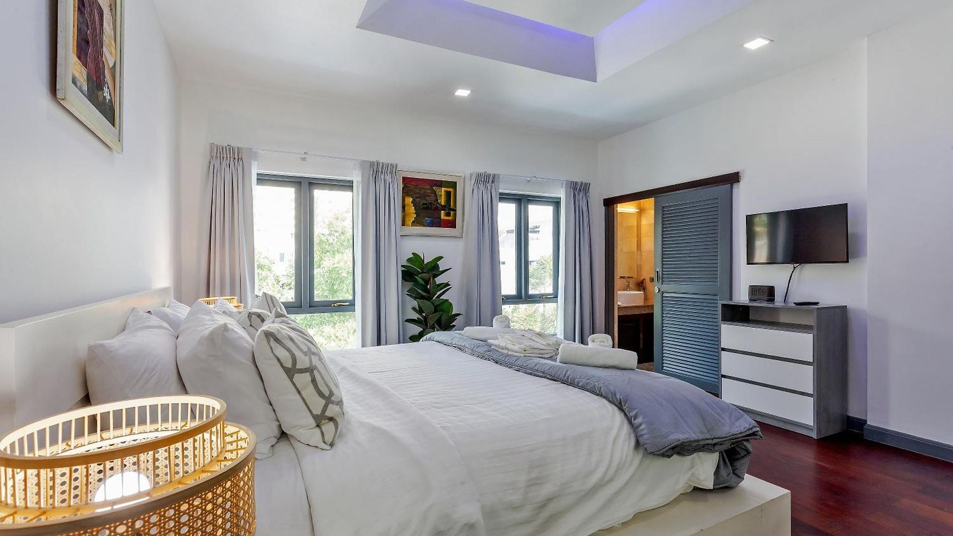 Angels-villa-pattaya-near-walking-street-4bed-8-people วิลล่า