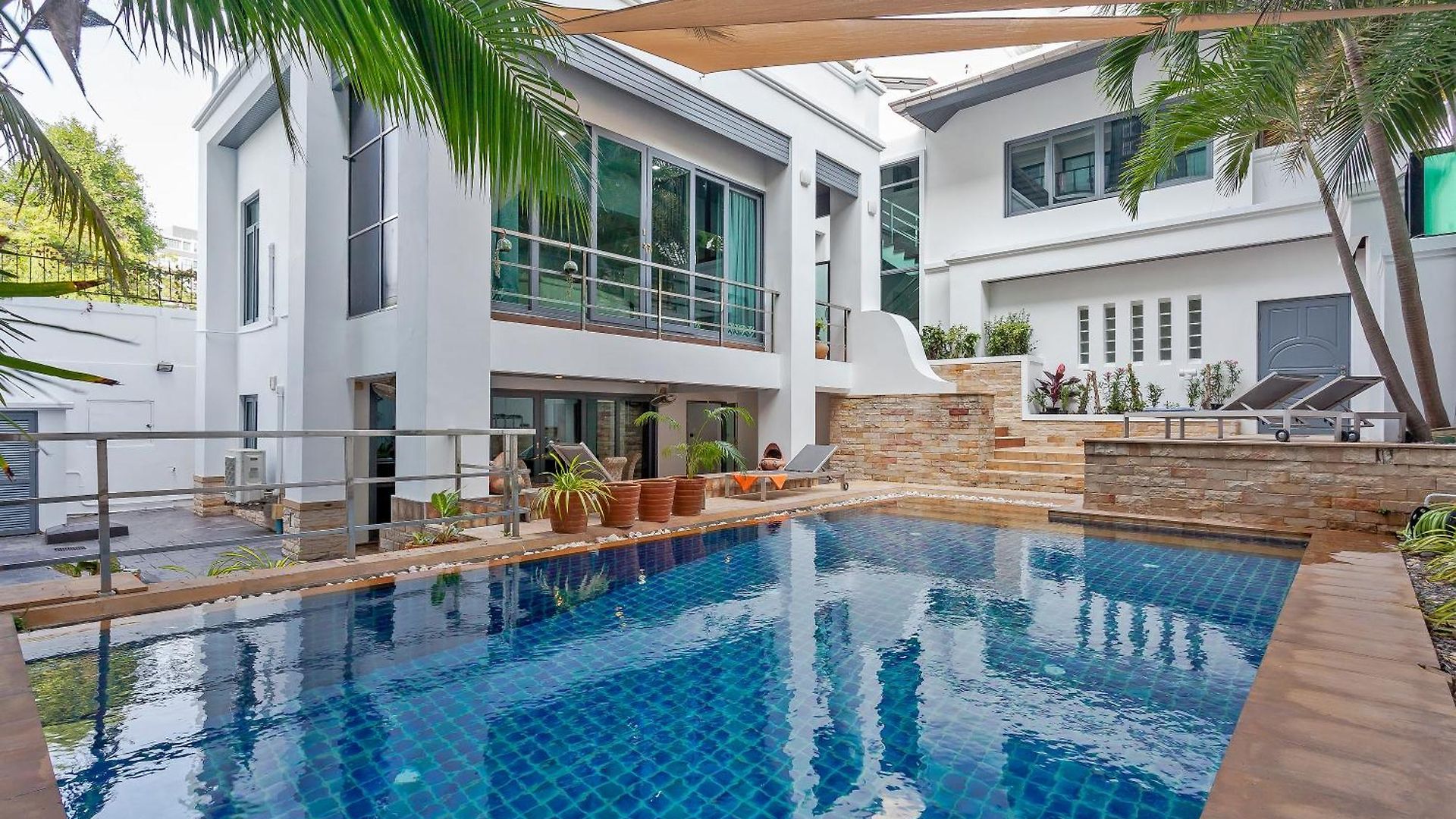 Angels-villa-pattaya-near-walking-street-4bed-8-people Pattaya