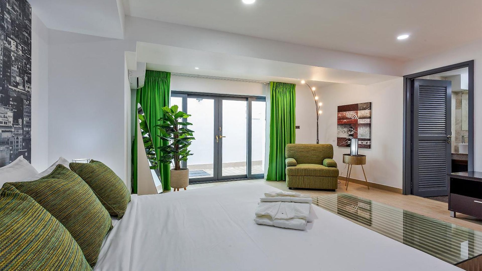 Angels-villa-pattaya-near-walking-street-4bed-8-people วิลล่า