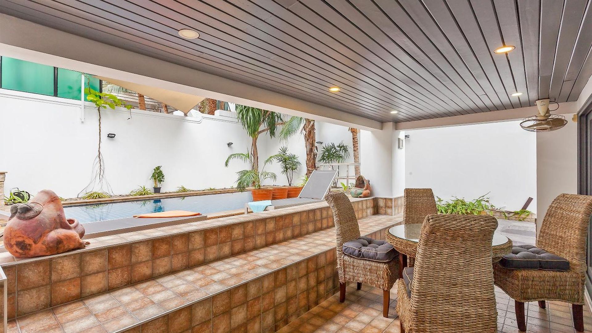 Angels-villa-pattaya-near-walking-street-4bed-8-people วิลล่า *