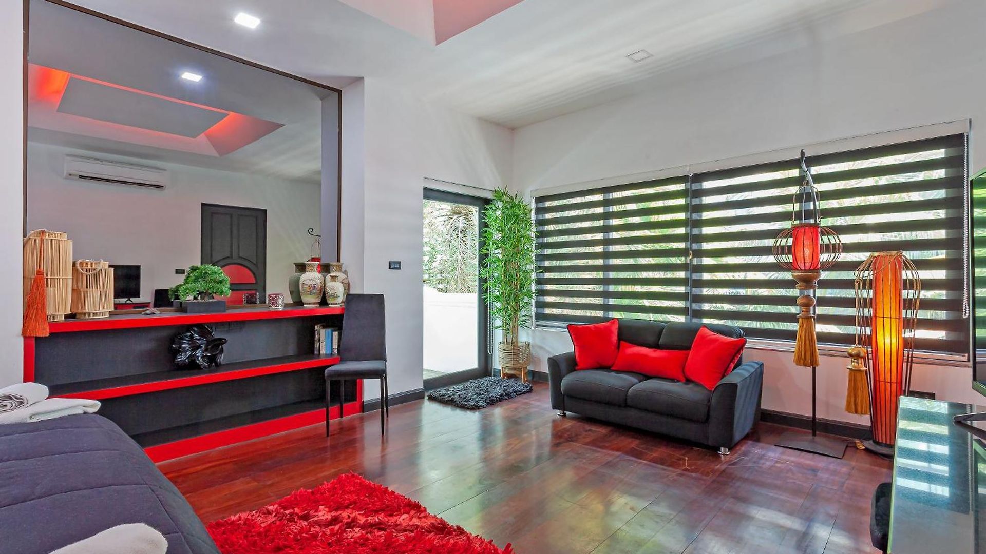 Angels-villa-pattaya-near-walking-street-4bed-8-people *