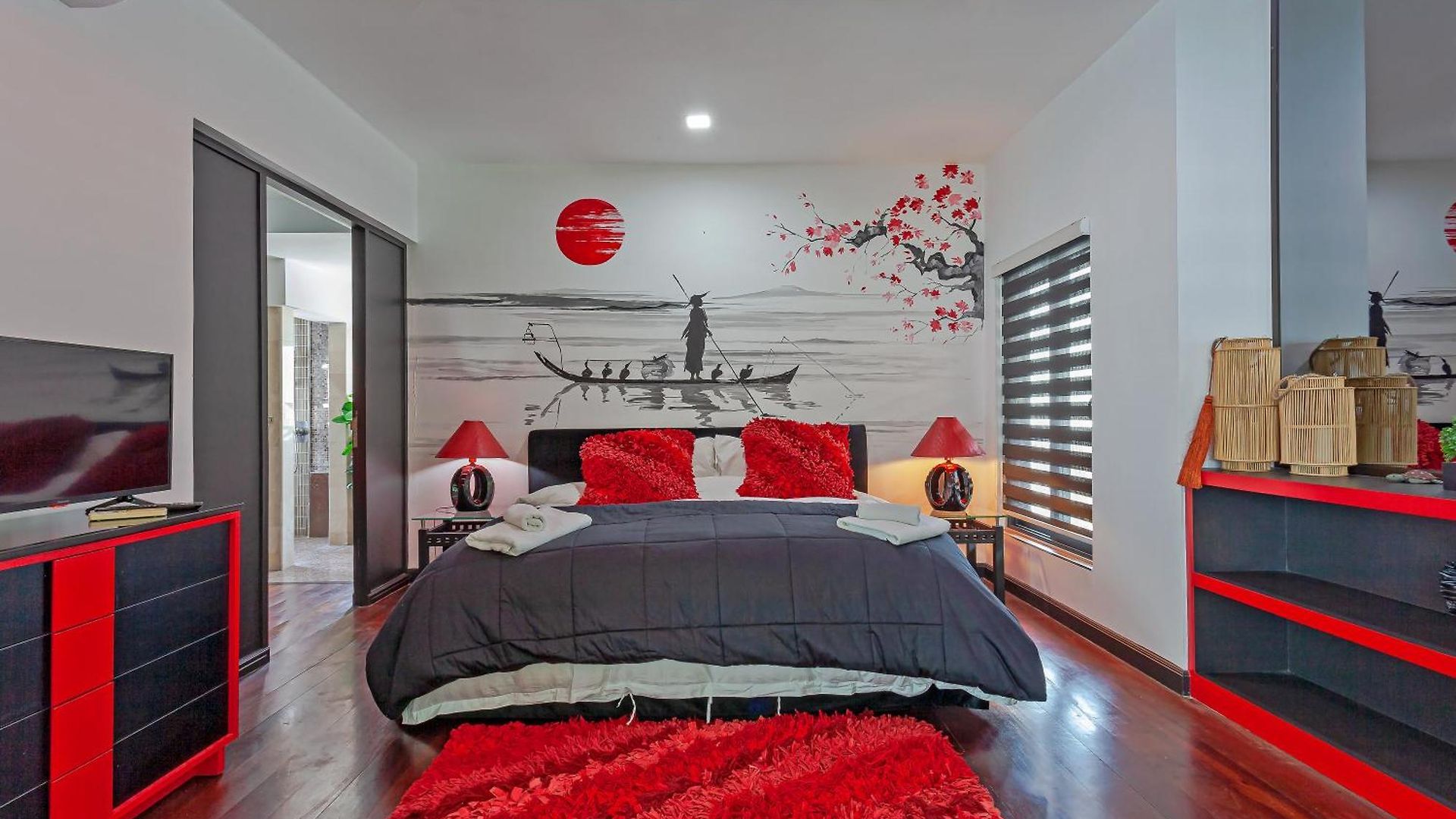 Angels-villa-pattaya-near-walking-street-4bed-8-people
