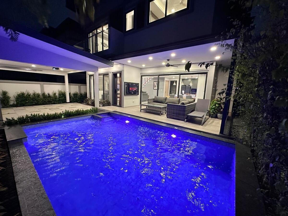 Super Luxury 3 Bedroom Private Pool With Jacuzzi, Near 711, 10 Minutes To Walking Street And - Mt8 วิลล่า *