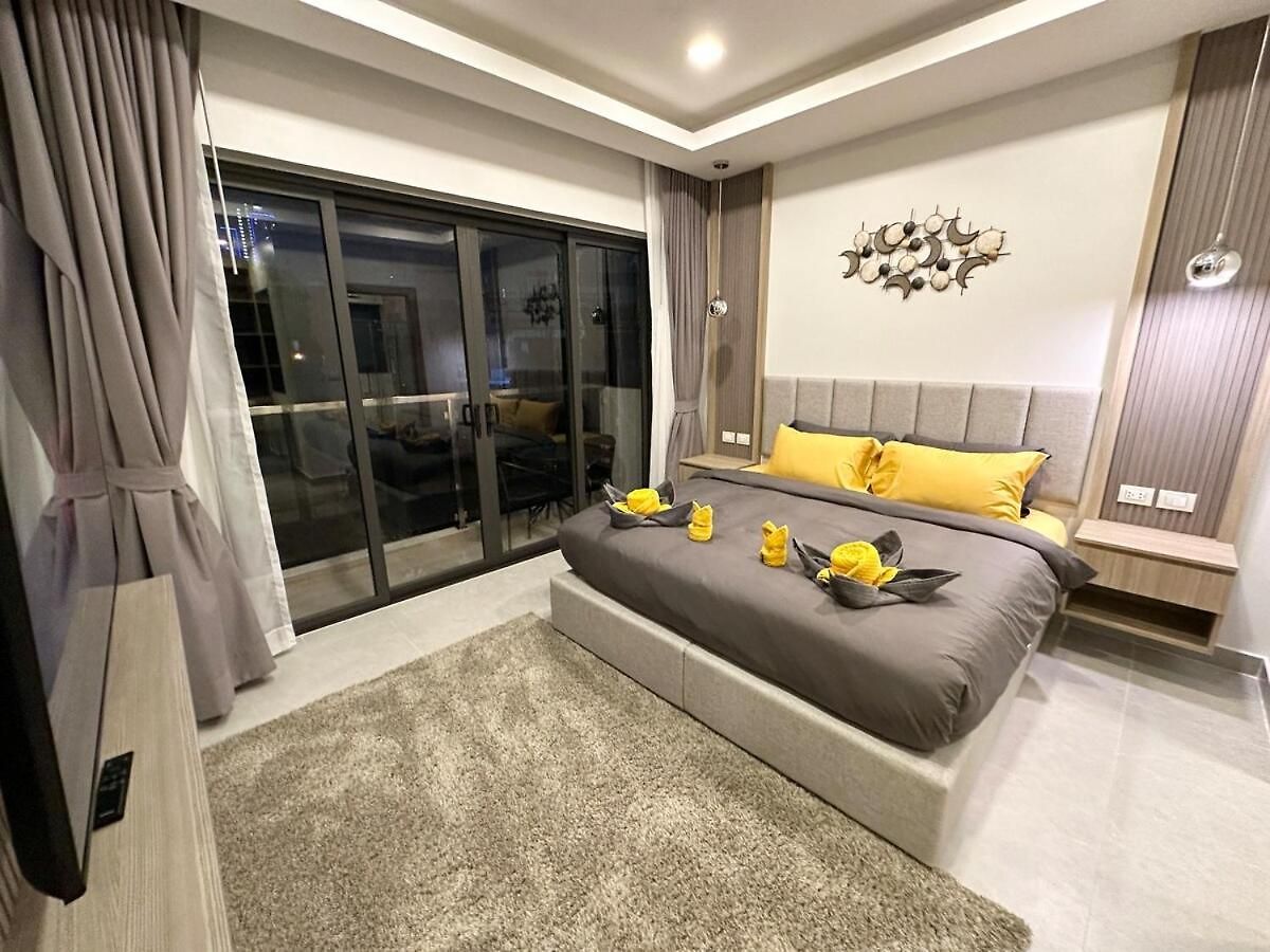 วิลล่า Super Luxury 3 Bedroom Private Pool With Jacuzzi, Near 711, 10 Minutes To Walking Street And - Mt8 Pattaya