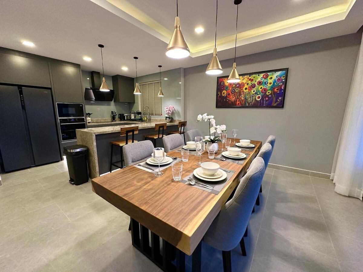 วิลล่า Super Luxury 3 Bedroom Private Pool With Jacuzzi, Near 711, 10 Minutes To Walking Street And - Mt8