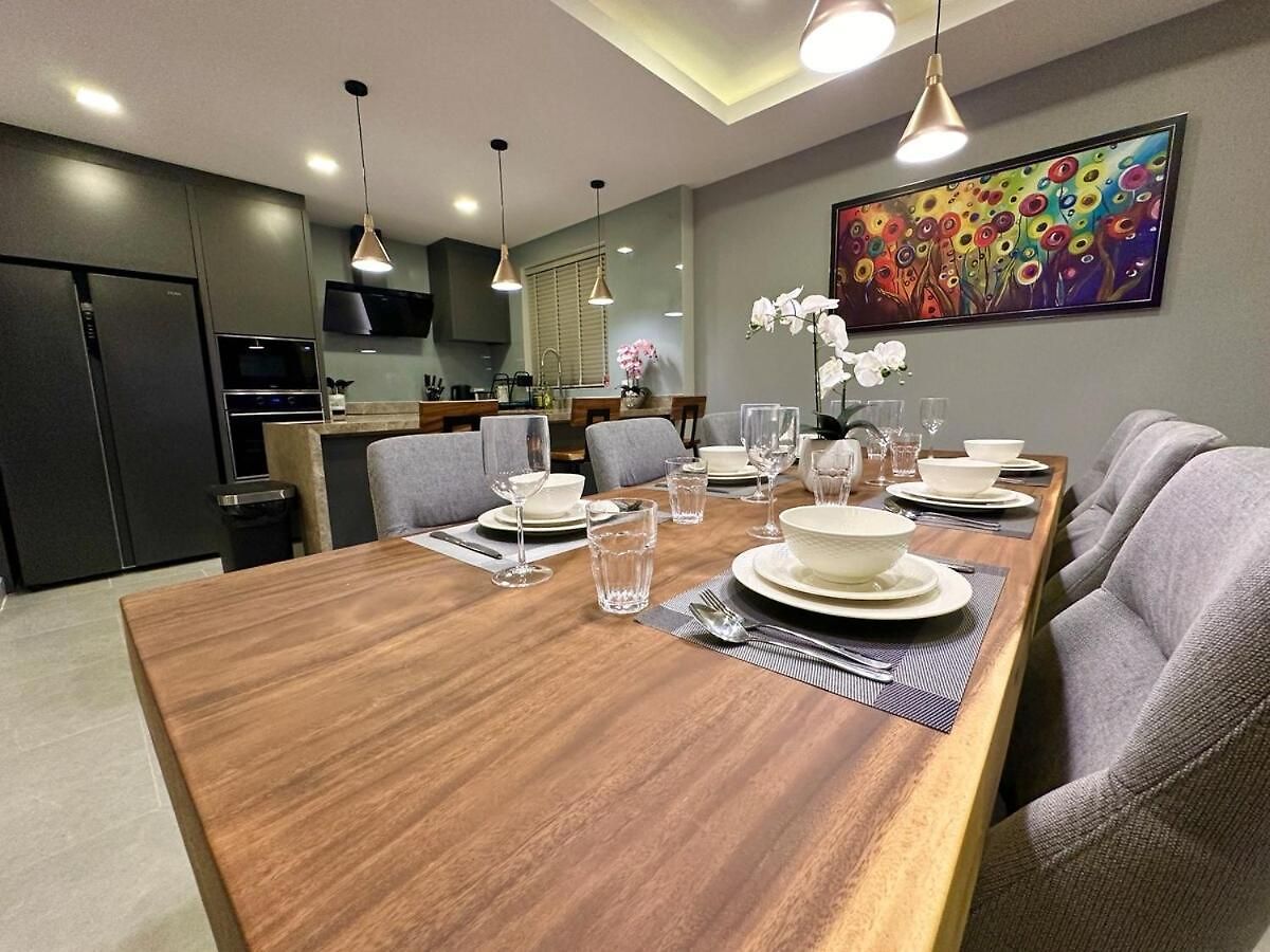 Super Luxury 3 Bedroom Private Pool With Jacuzzi, Near 711, 10 Minutes To Walking Street And - Mt8 *