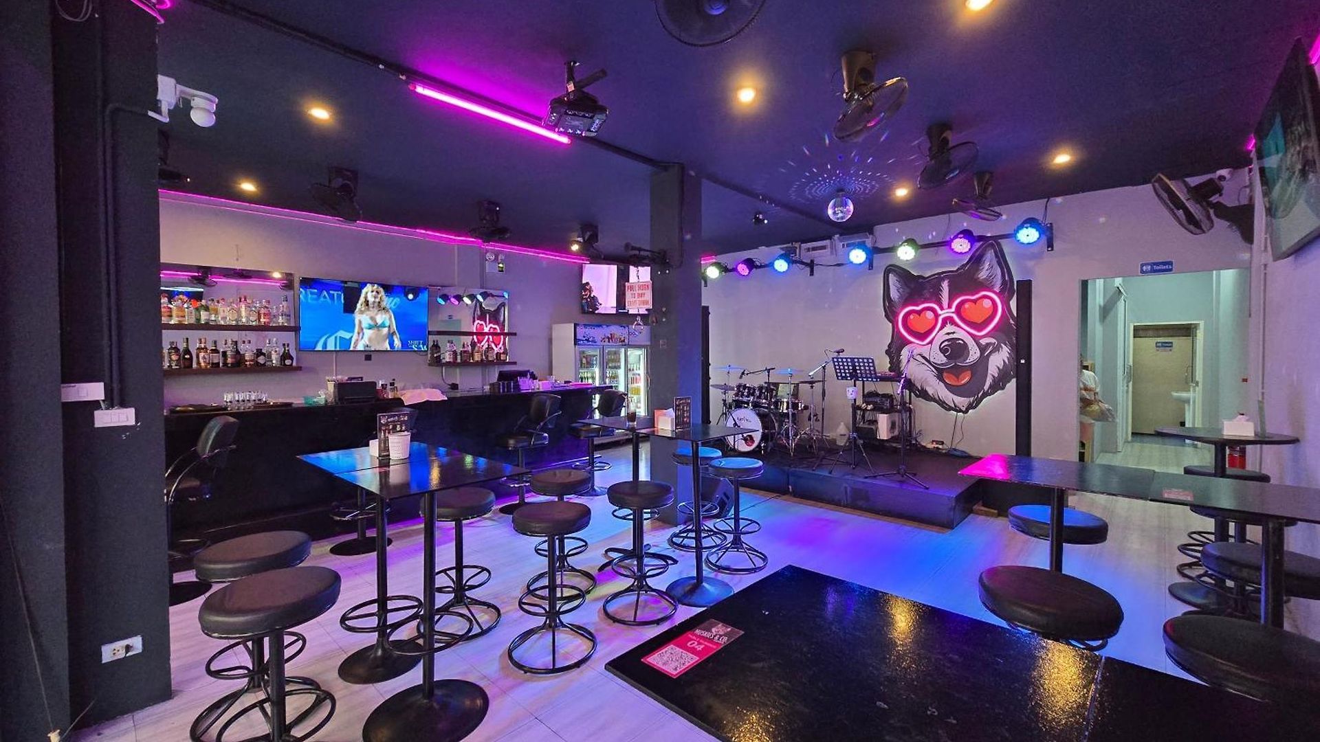Huskies And Company Pattaya