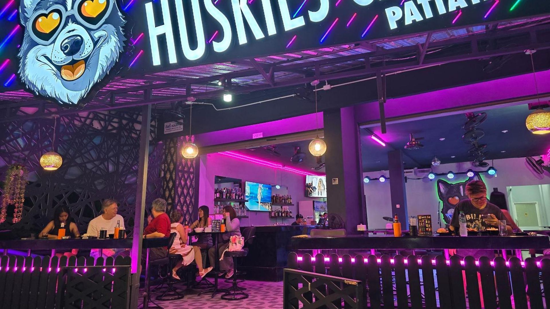 Huskies And Company บ้านพัก Pattaya