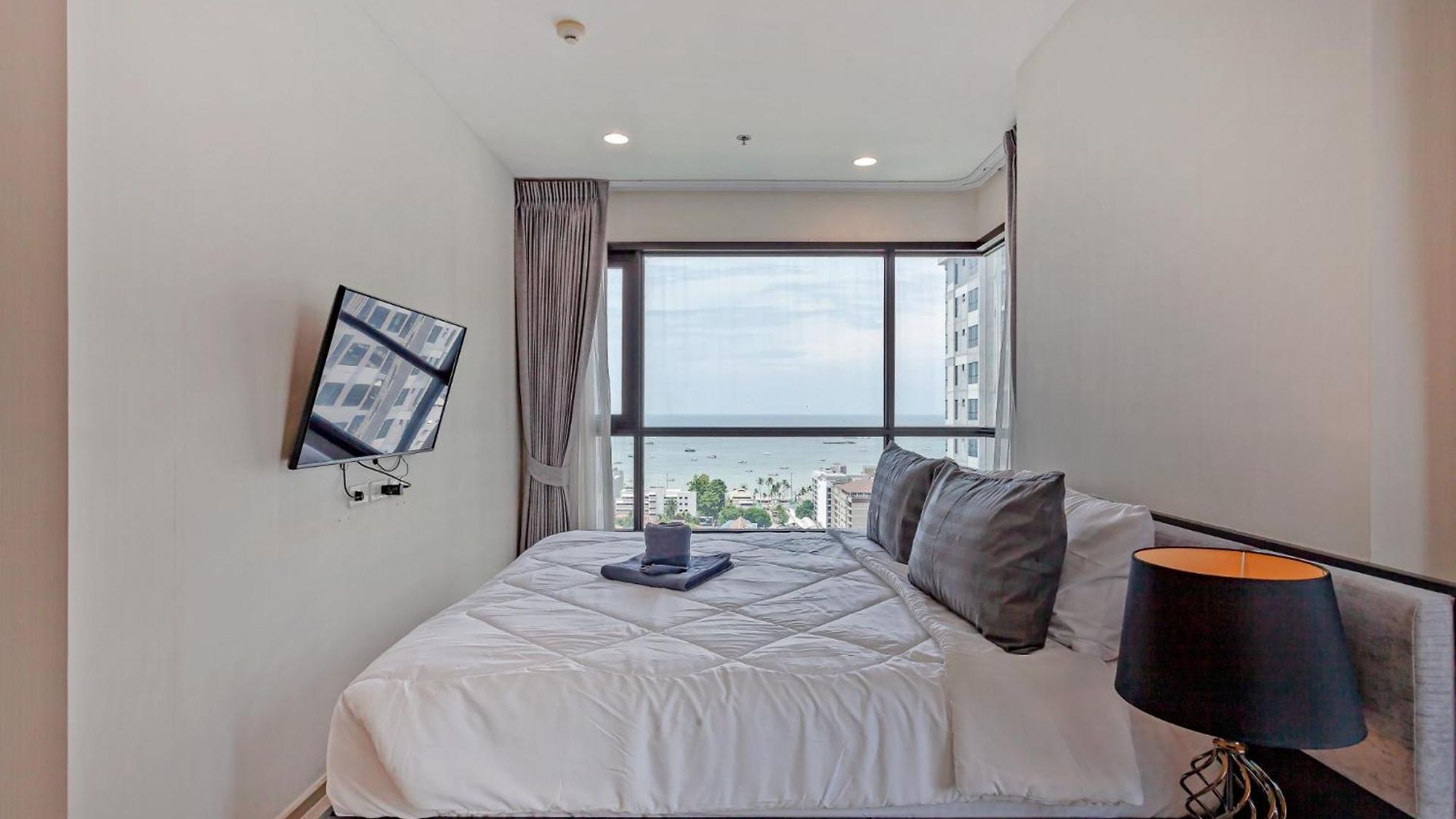 2 Bedroom Sea View, The Base *
