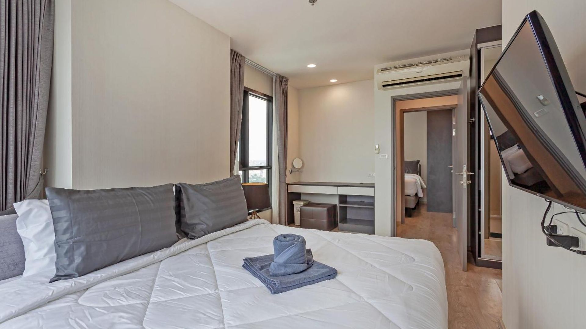 2 Bedroom Sea View, The Base * Pattaya