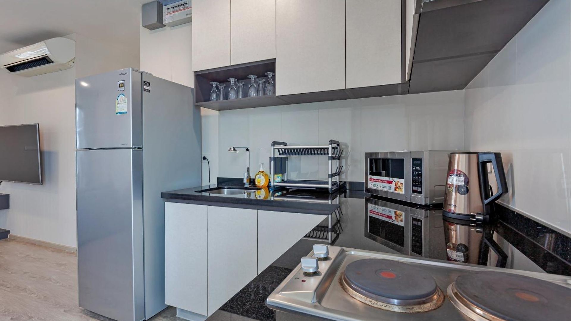 อพาร์ทเม้น 2 Bedroom Sea View, The Base