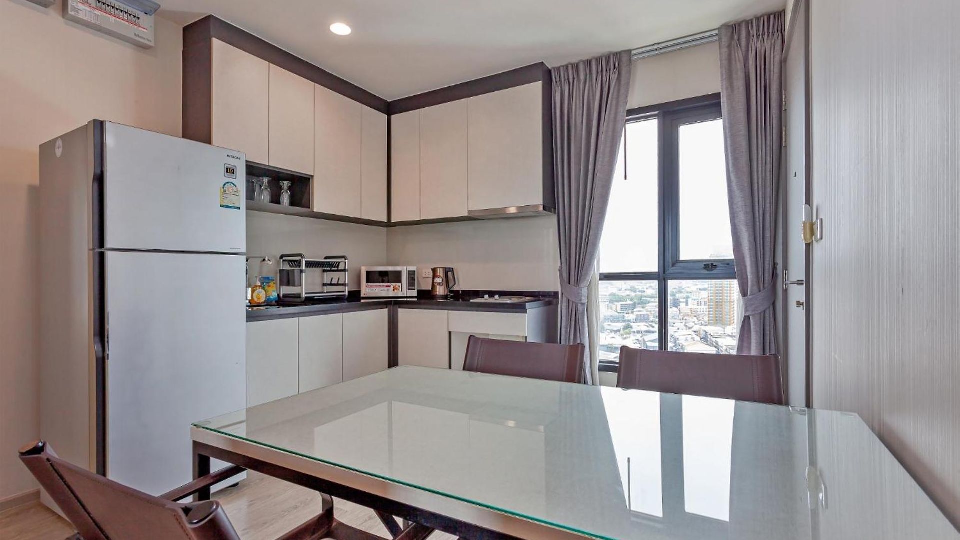 อพาร์ทเม้น 2 Bedroom Sea View, The Base *