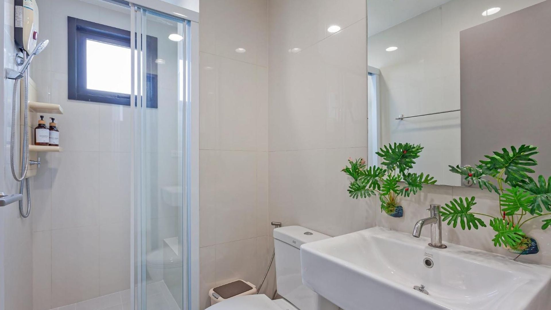 อพาร์ทเม้น 2 Bedroom Sea View, The Base