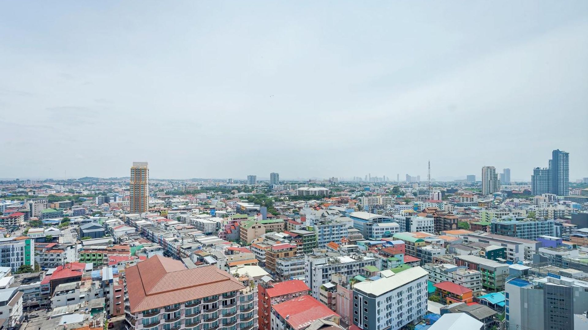 2 Bedroom Sea View, The Base อพาร์ทเม้น Pattaya