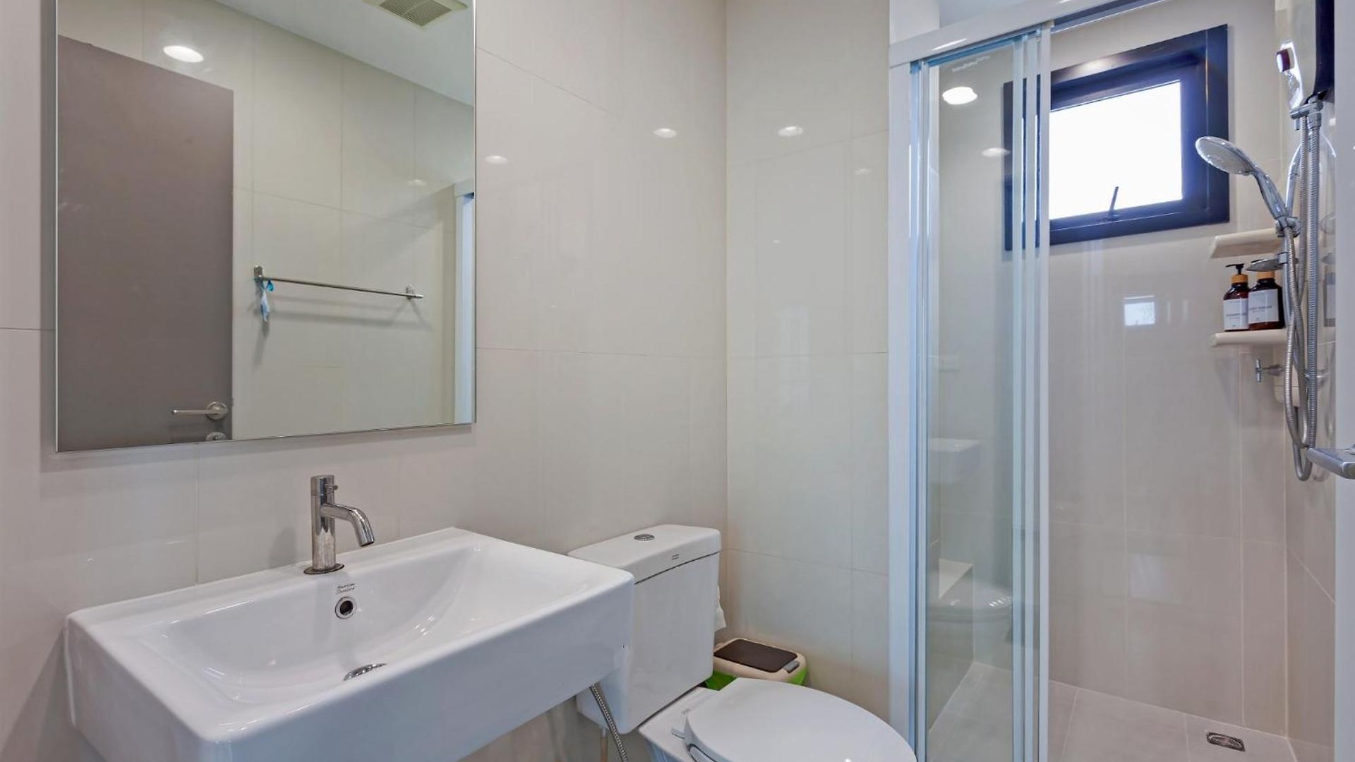 อพาร์ทเม้น 2 Bedroom Sea View, The Base Pattaya