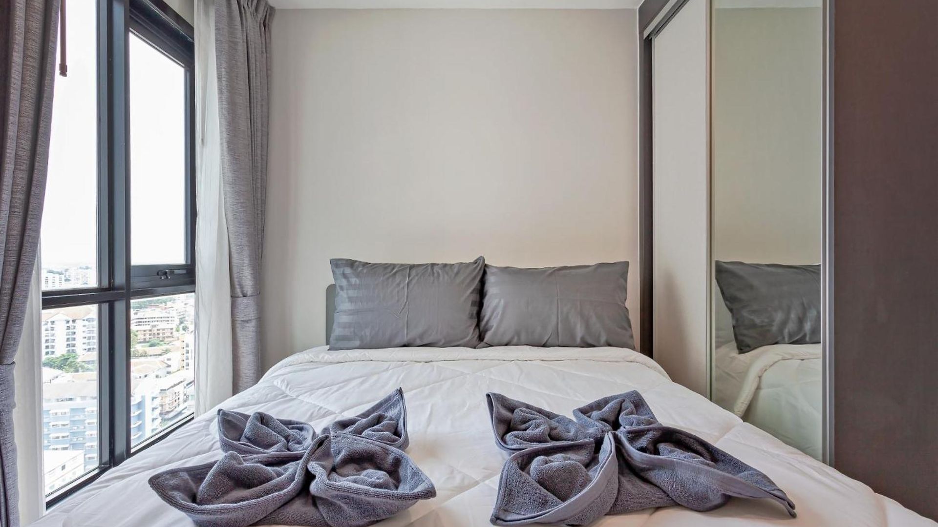 2 Bedroom Sea View, The Base Pattaya