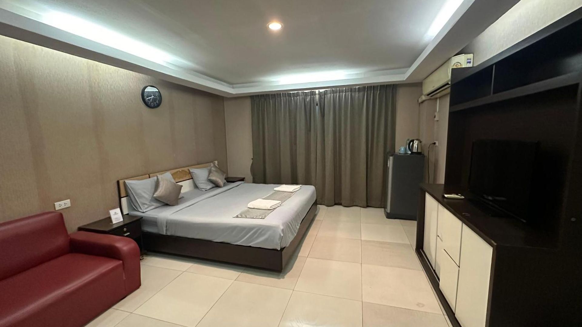 Siamese Serenity Stays-pattaya โรงแรม