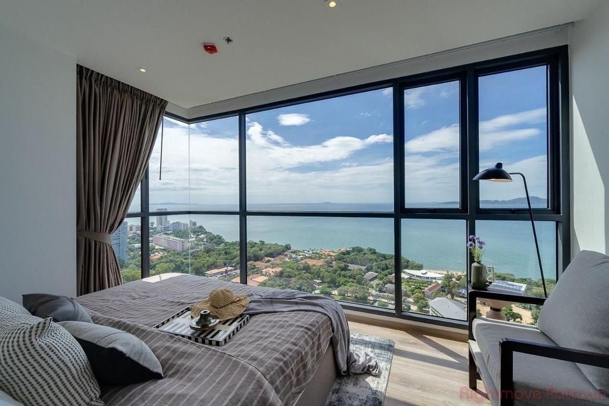 2 Bed Sea View High Floor Luxury Pattaya