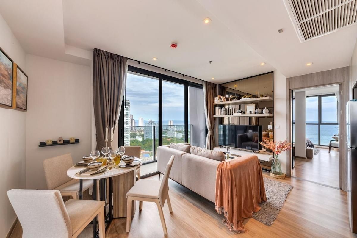 2 Bed Sea View High Floor Luxury Pattaya