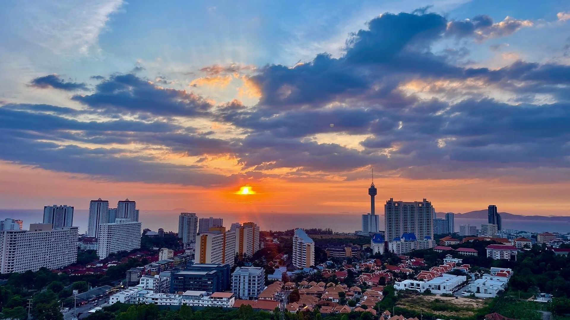 อพาร์ทเม้น Supalai Sea View Luxury