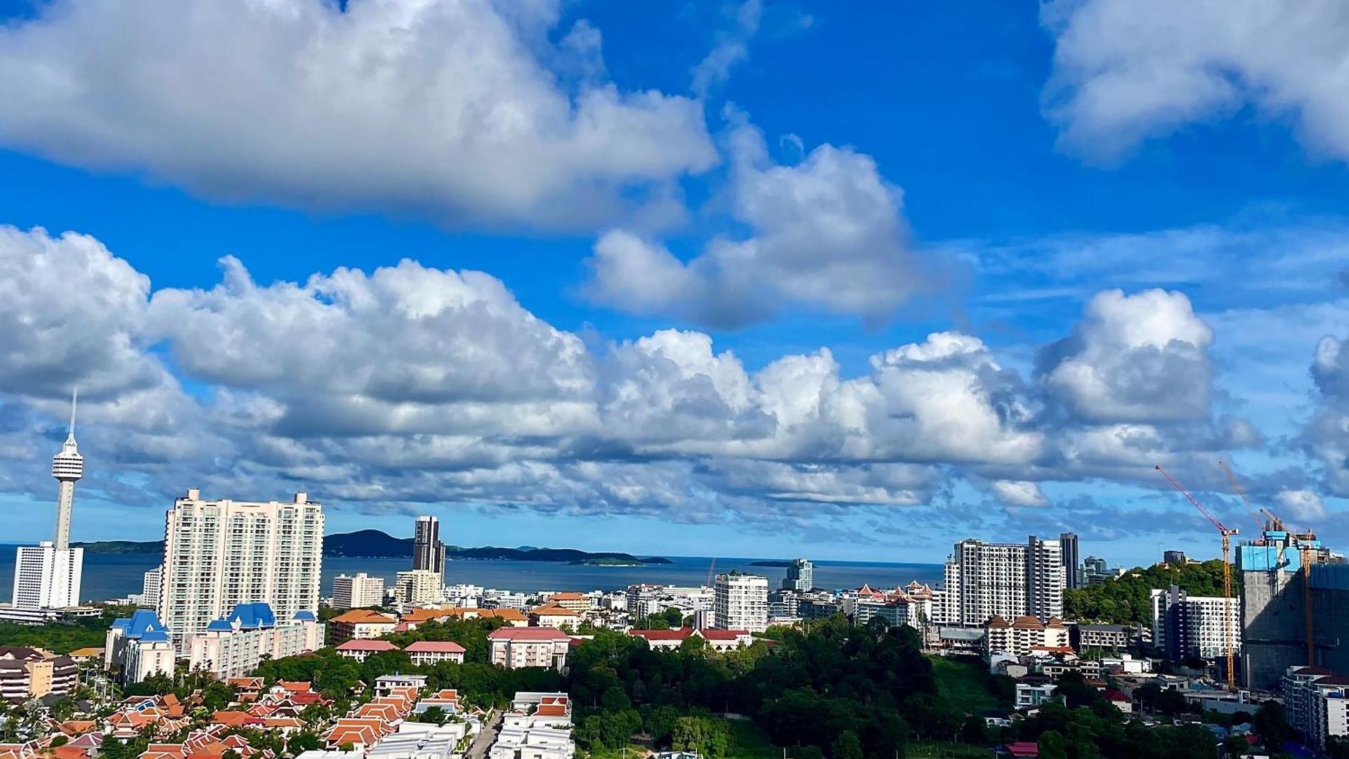 อพาร์ทเม้น Supalai Sea View Luxury