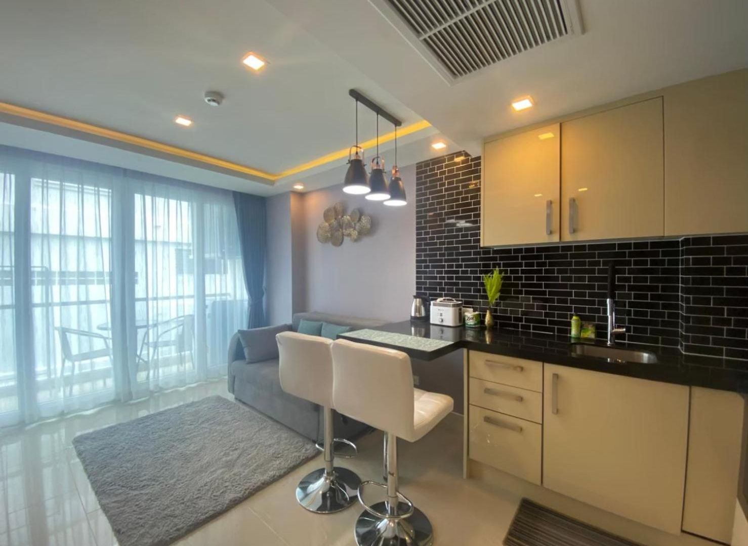 อพาร์ทเม้น Grand Avenue X Monthstayz Thailand Pattaya