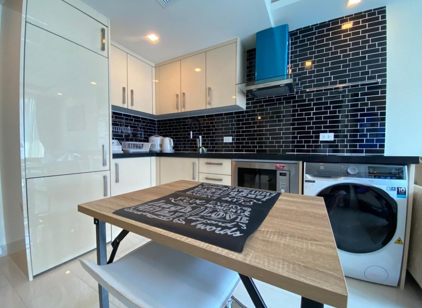 Grand Avenue X Monthstayz Thailand Pattaya