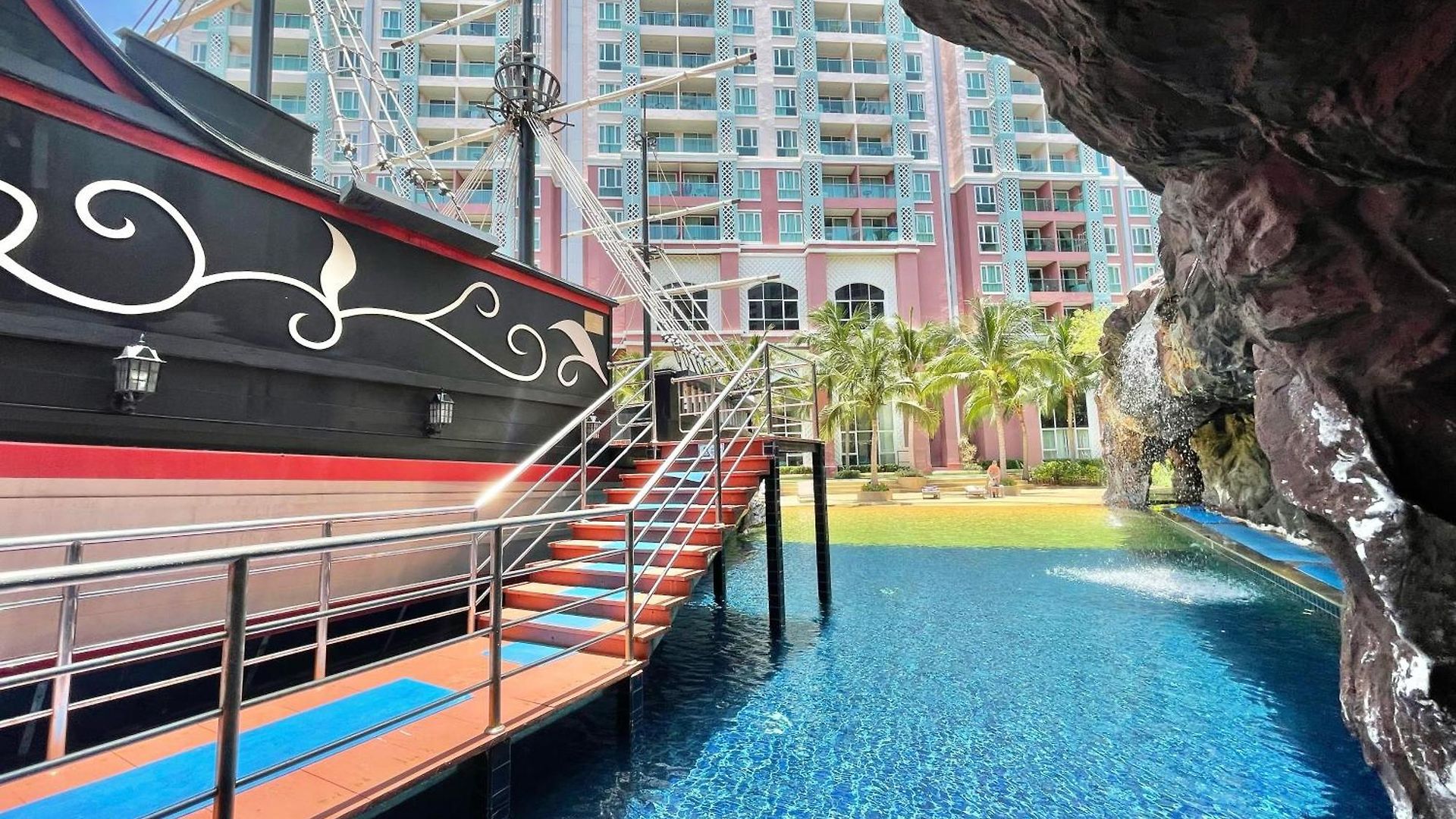 อพาร์ทเม้น With Waterpark *