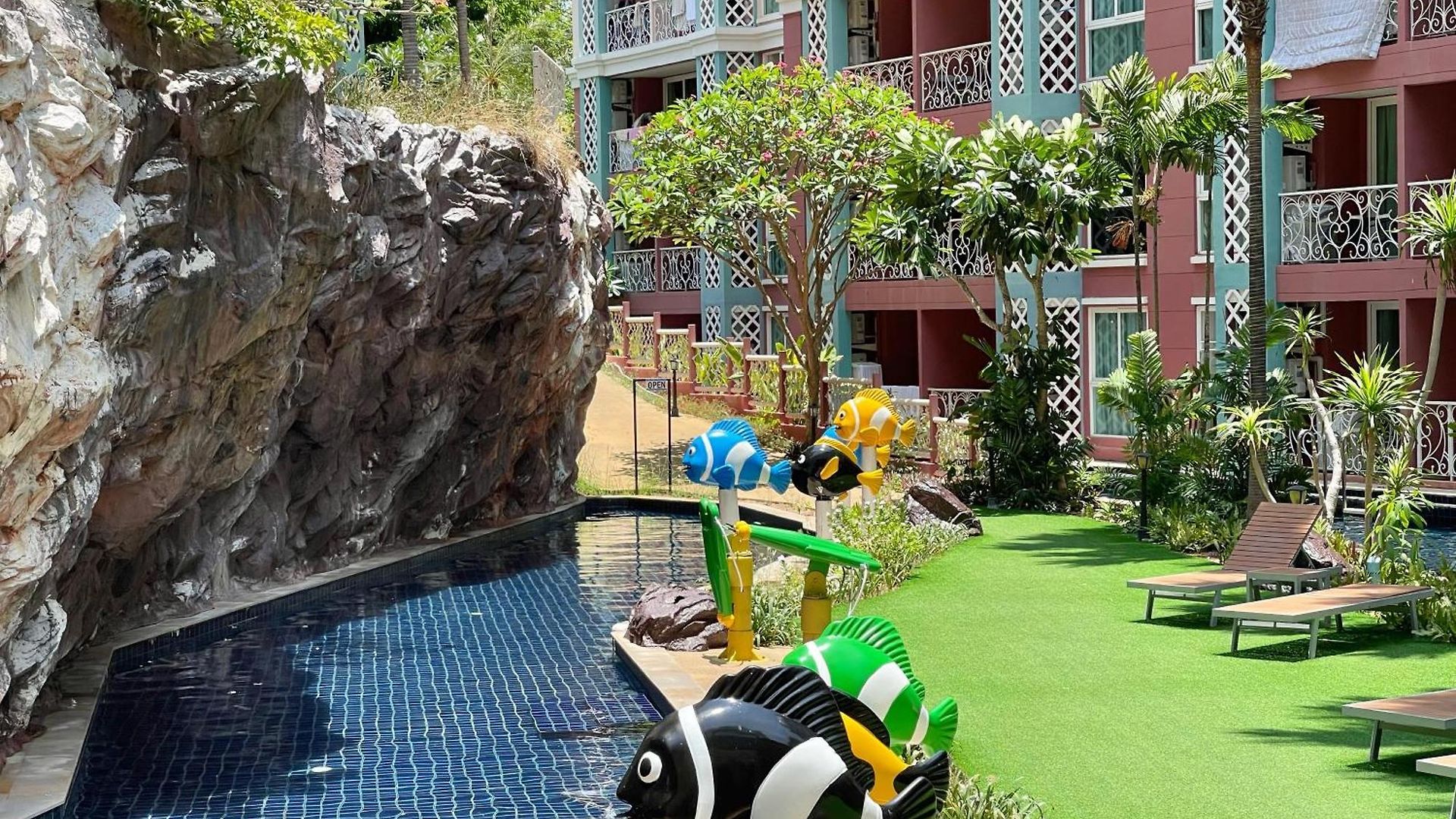With Waterpark อพาร์ทเม้น Pattaya