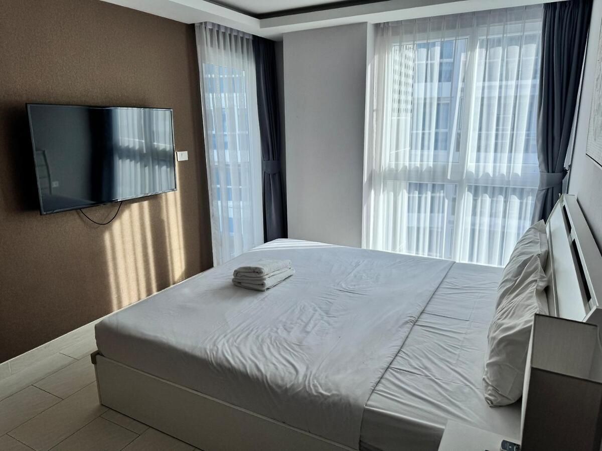 อพาร์ทเม้น Grand Avenue 1br Pool View Smart Tv Wifi 6th Floor *