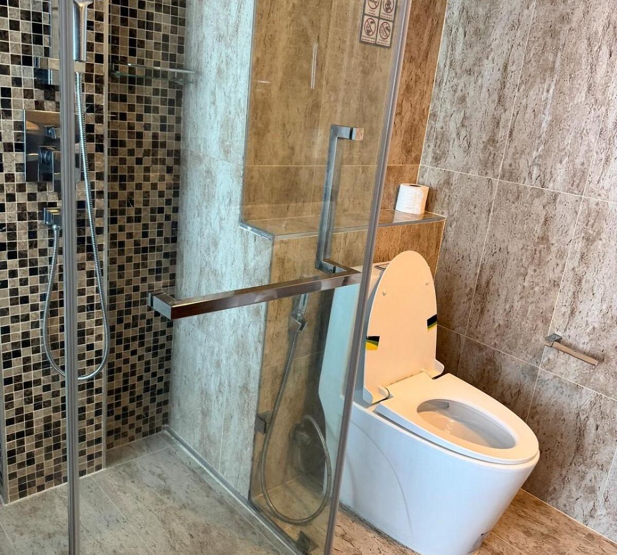 อพาร์ทเม้น Grand Avenue 1br Pool View Smart Tv Wifi 6th Floor *