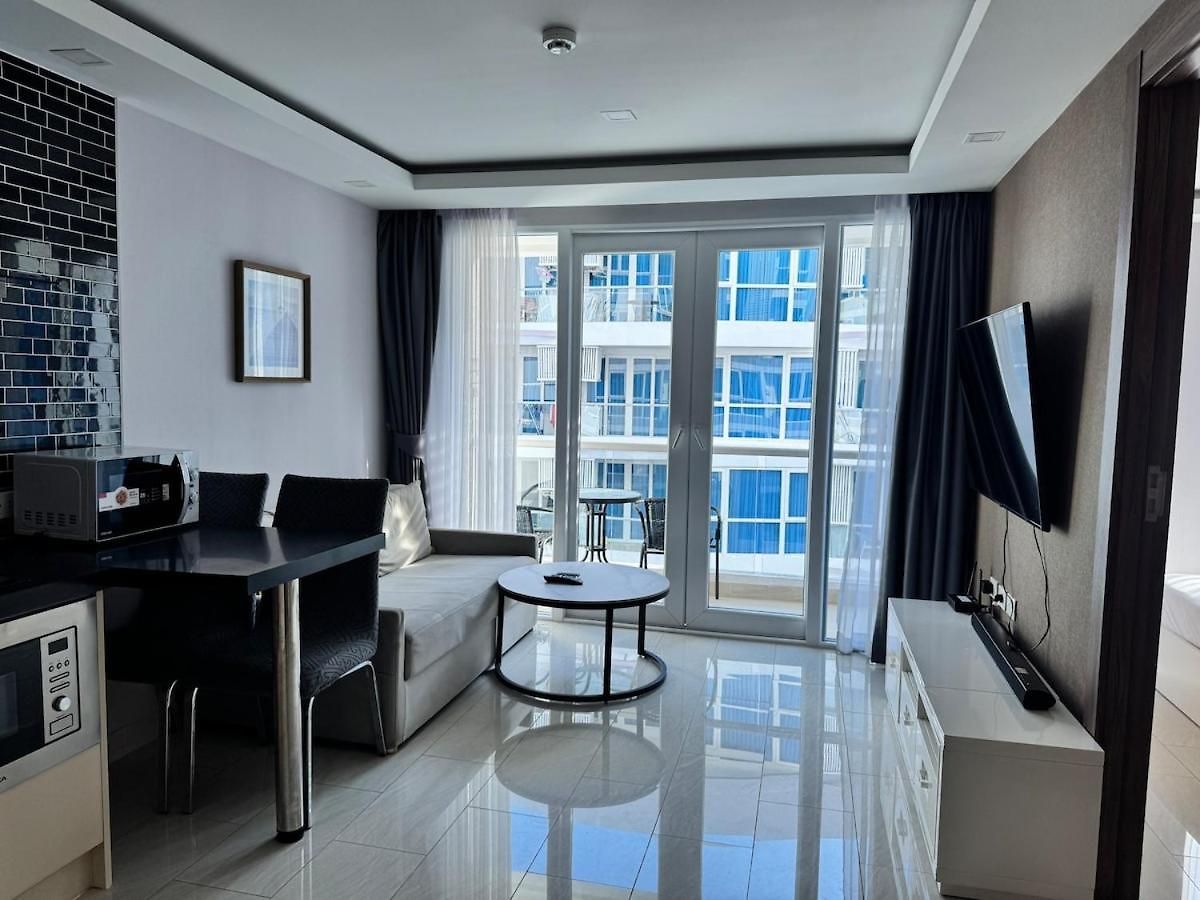 อพาร์ทเม้น Grand Avenue 1br Pool View Smart Tv Wifi 6th Floor
