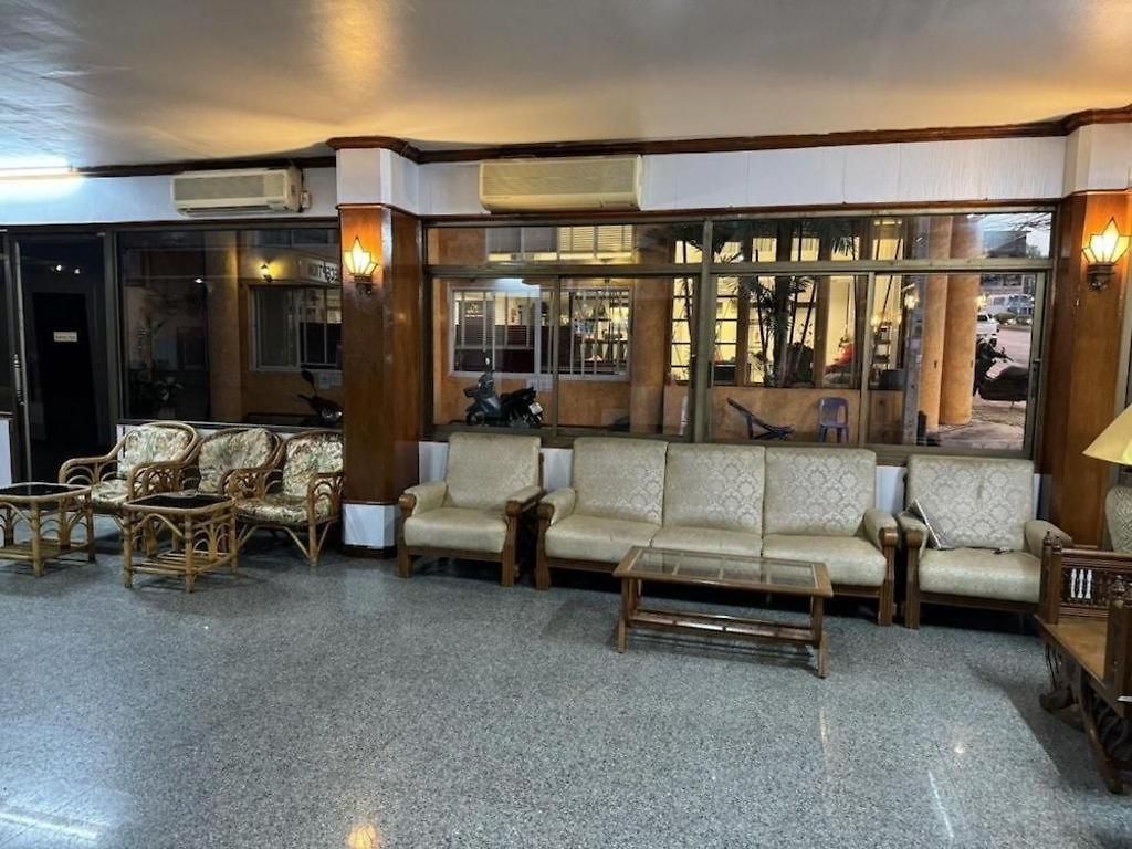 โรงแรม Mr.mac's Place